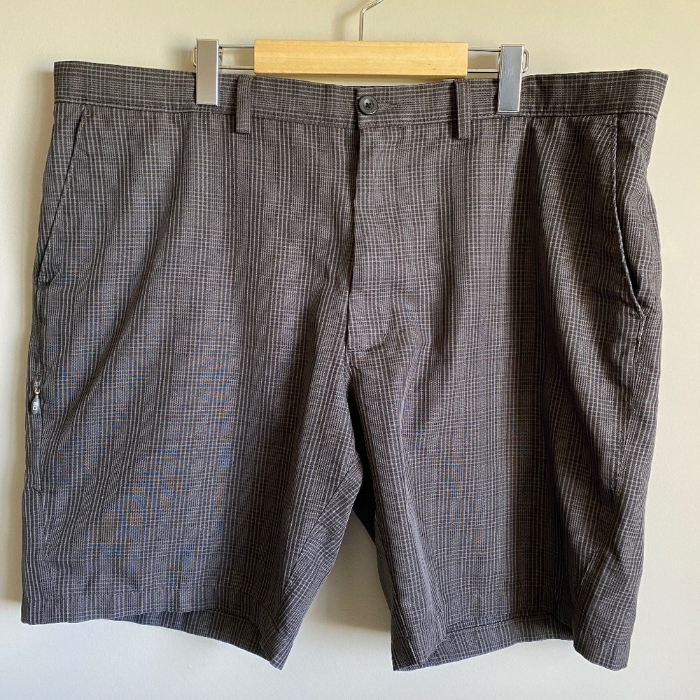 Haggar C18 Men's Charcoal Plaid Performance Lightweight Golf Shorts‎ Size 42